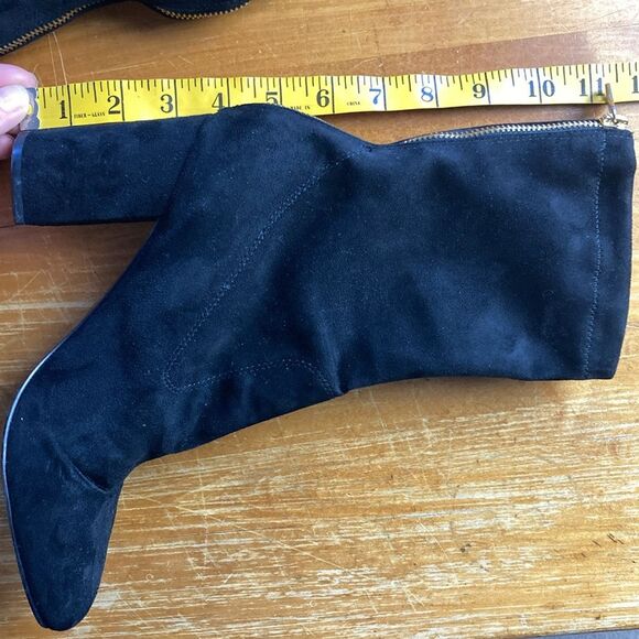 Guess black suede back gold zipper booties size 9.5 - Picture 9 of 9